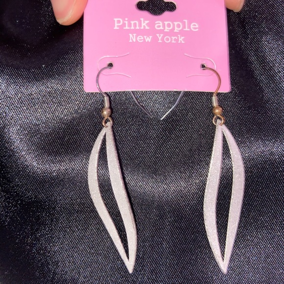 NWT Silver Glitter Drop Earrings - Picture 4 of 6